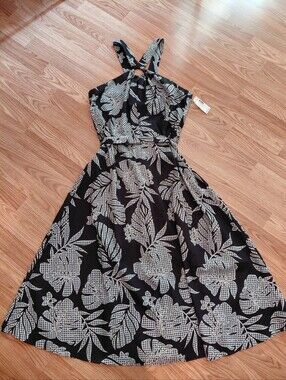 NWT Womens SZ 12 Classic Y2k Style Halter Fit And Flowy Zipper Back Dress